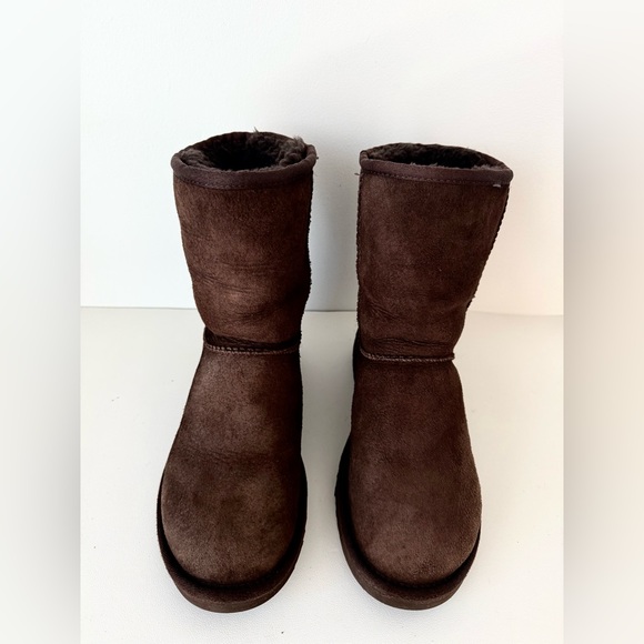 UGG Classic Short Sheepskin Boots in Burnt Cedar - Picture 4 of 12
